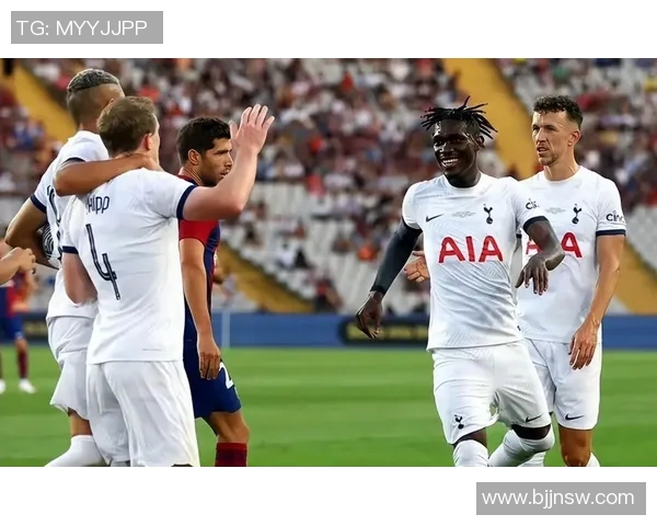 巴塞罗那与热刺历史交锋回顾与战绩分析